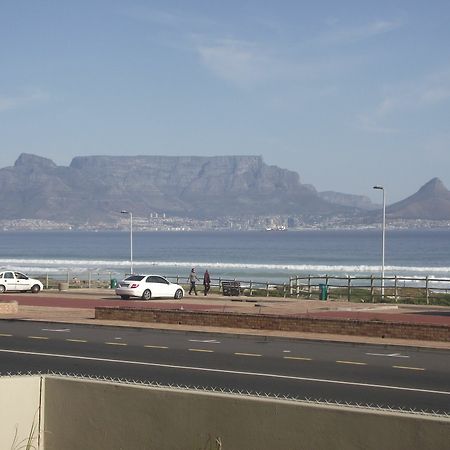 Blouberg Beachfront Accommodation Bloubergstrand Eksteriør billede
