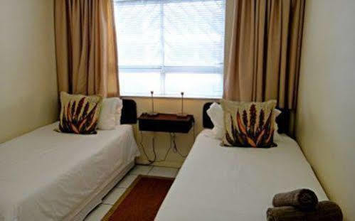Blouberg Beachfront Accommodation Bloubergstrand Eksteriør billede
